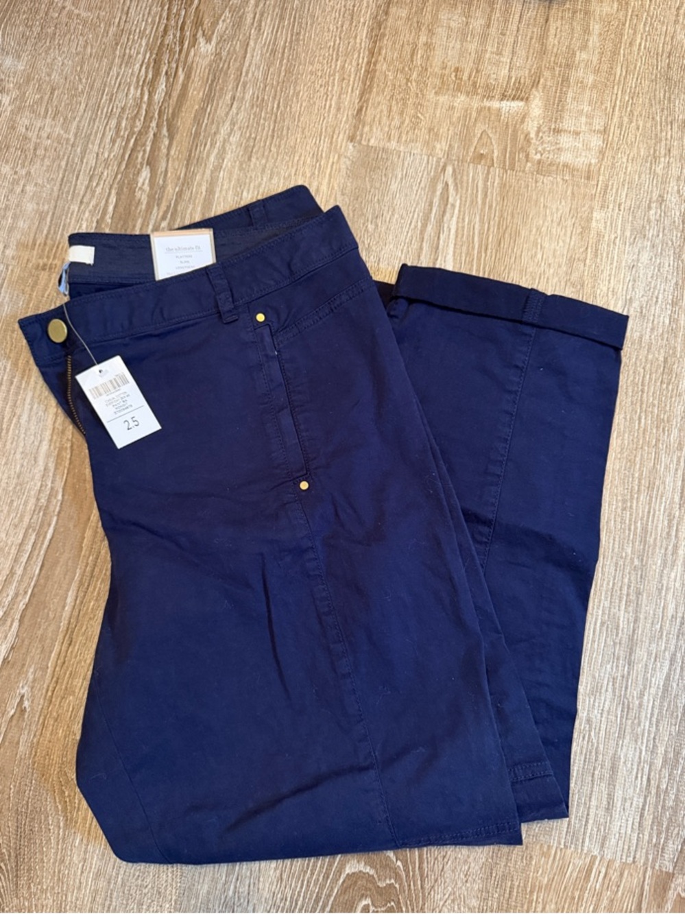 Chico's Navy Cropped Ankle Pants